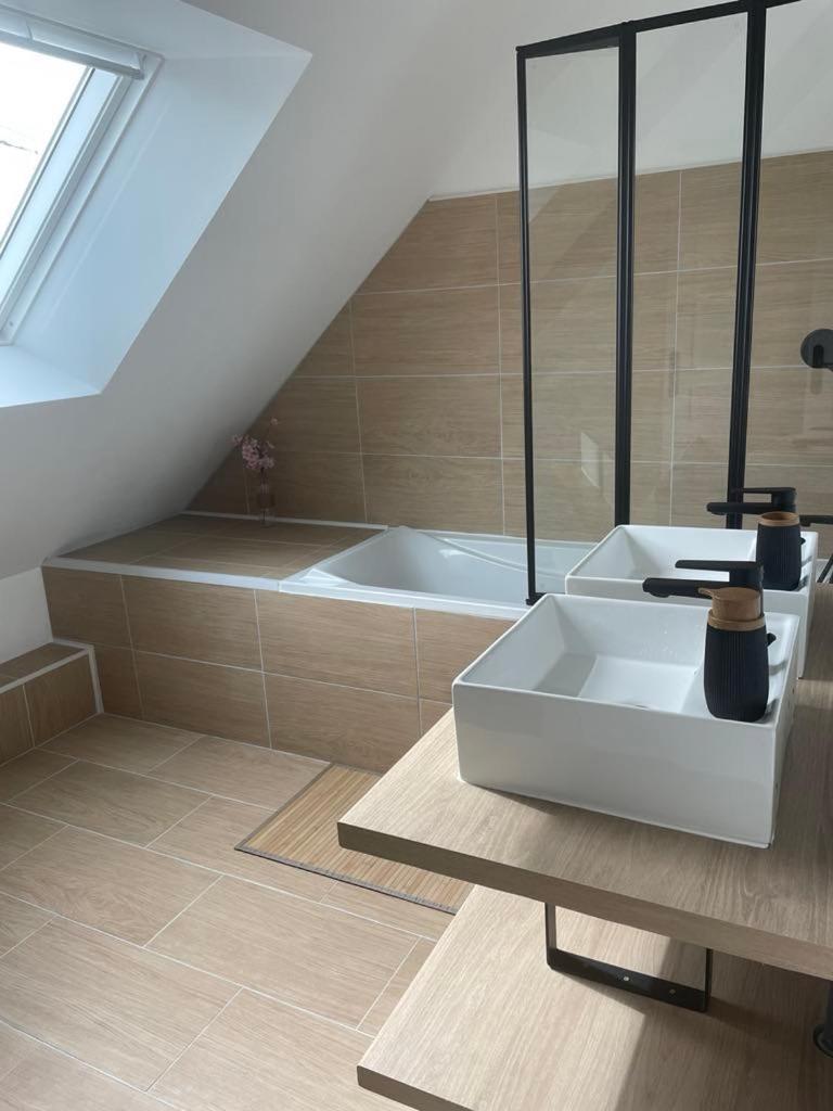Chez Valentin Apartment Surzur Luaran gambar